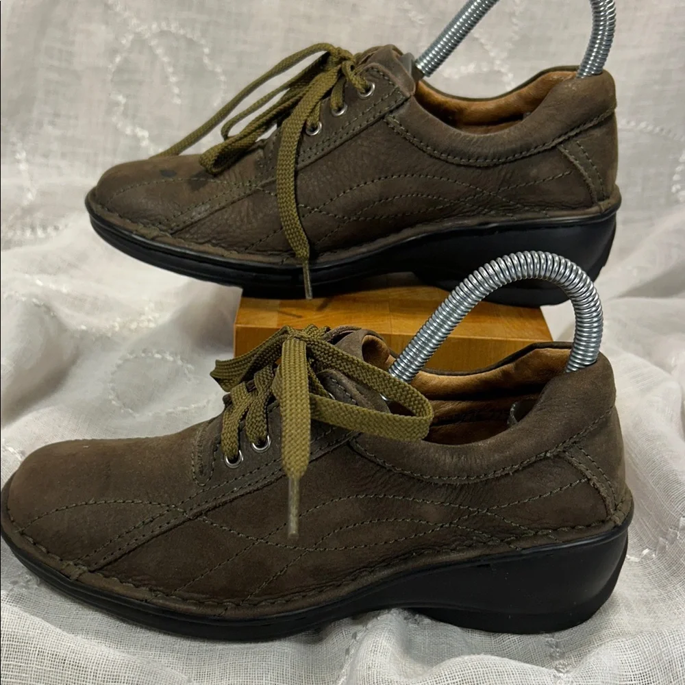 Leather lace up slight platform shoes
